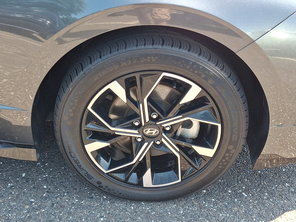 Used 2025 Hyundai Sonata SEL FWD image 9