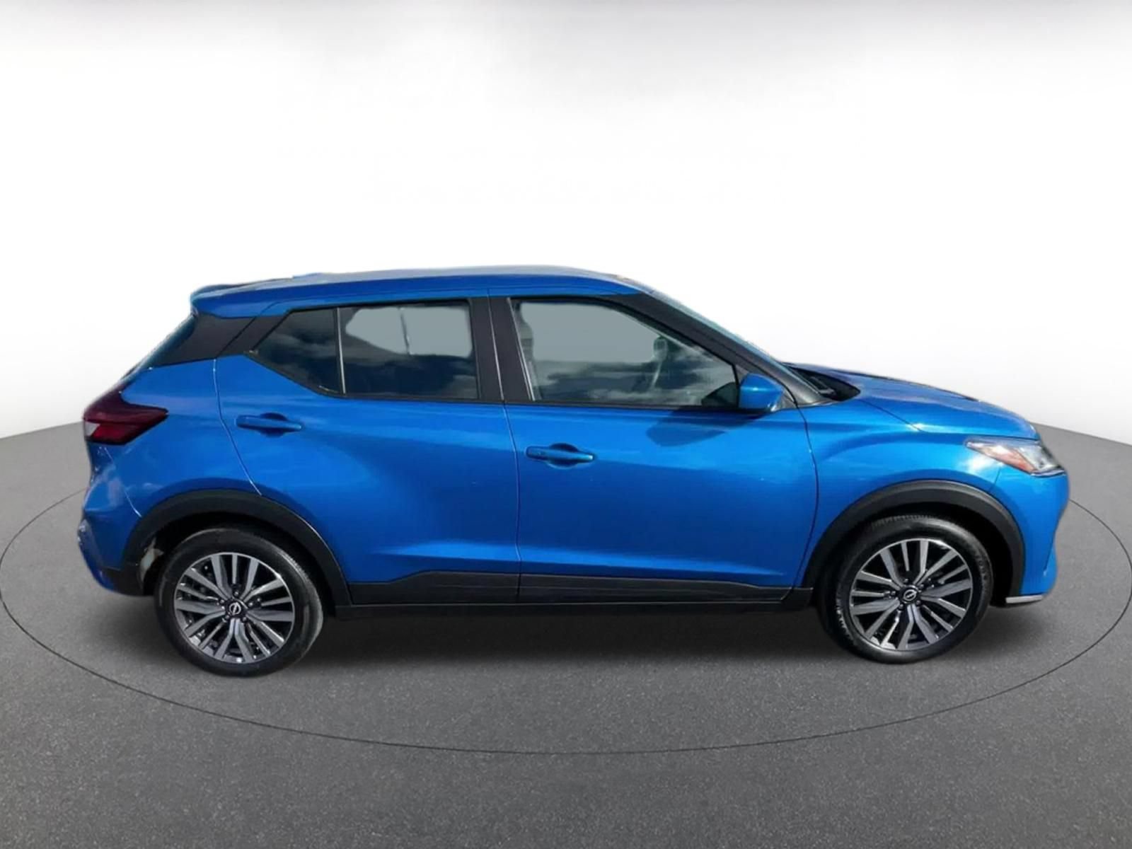 Used 2024 Nissan Kicks SV FWD image 15