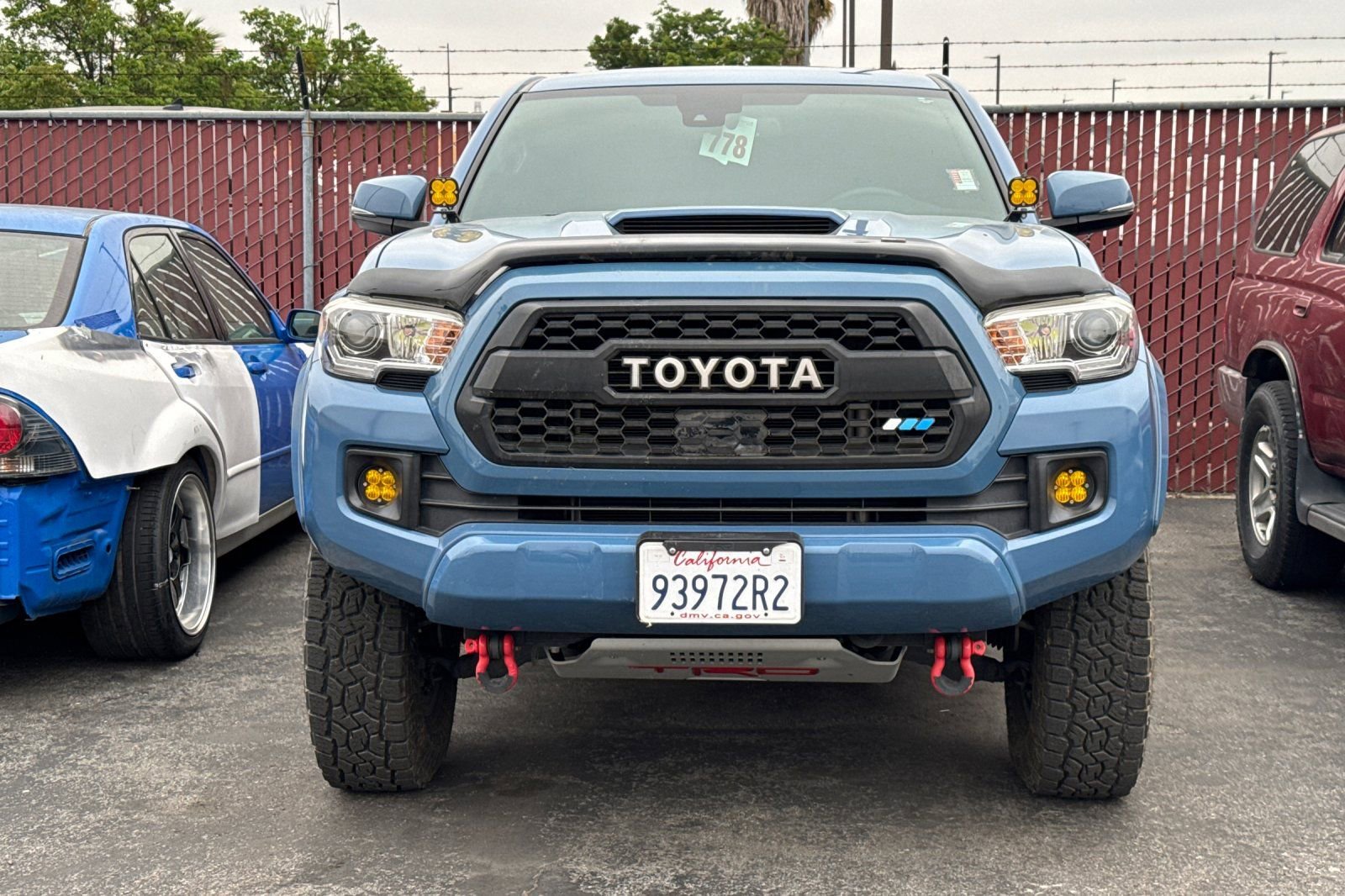 Used 2019 Toyota Tacoma TRD Sport w/ Technology Package image 3