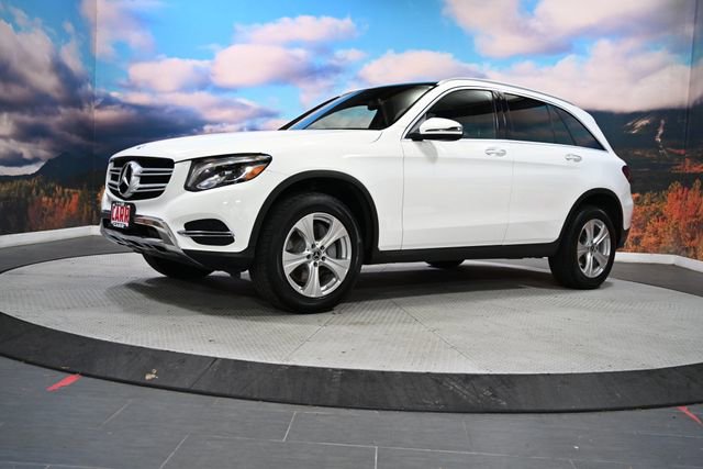 Used 2018 Mercedes-Benz GLC 300 4MATIC image 3