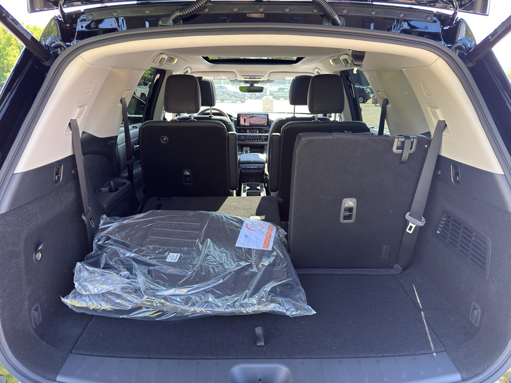 New 2026 Nissan Pathfinder SL AWD/4WD image 39