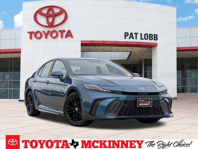 Used 2025 Toyota Camry SE FWD image 1