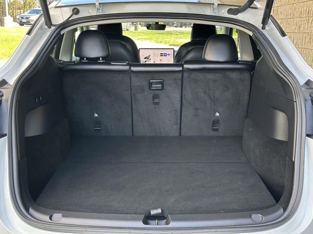 Used 2022 Tesla Model Y Performance image 11