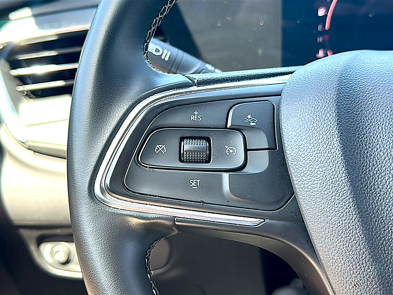Used 2025 Buick Encore GX Preferred FWD image 30