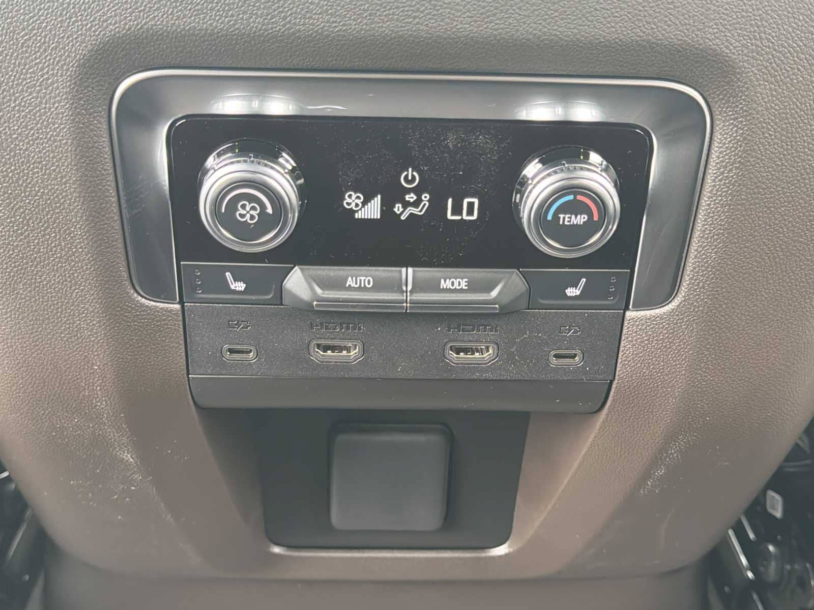 New 2026 GMC Yukon Elevation w/ Elevation Premium Package AWD/4WD image 24