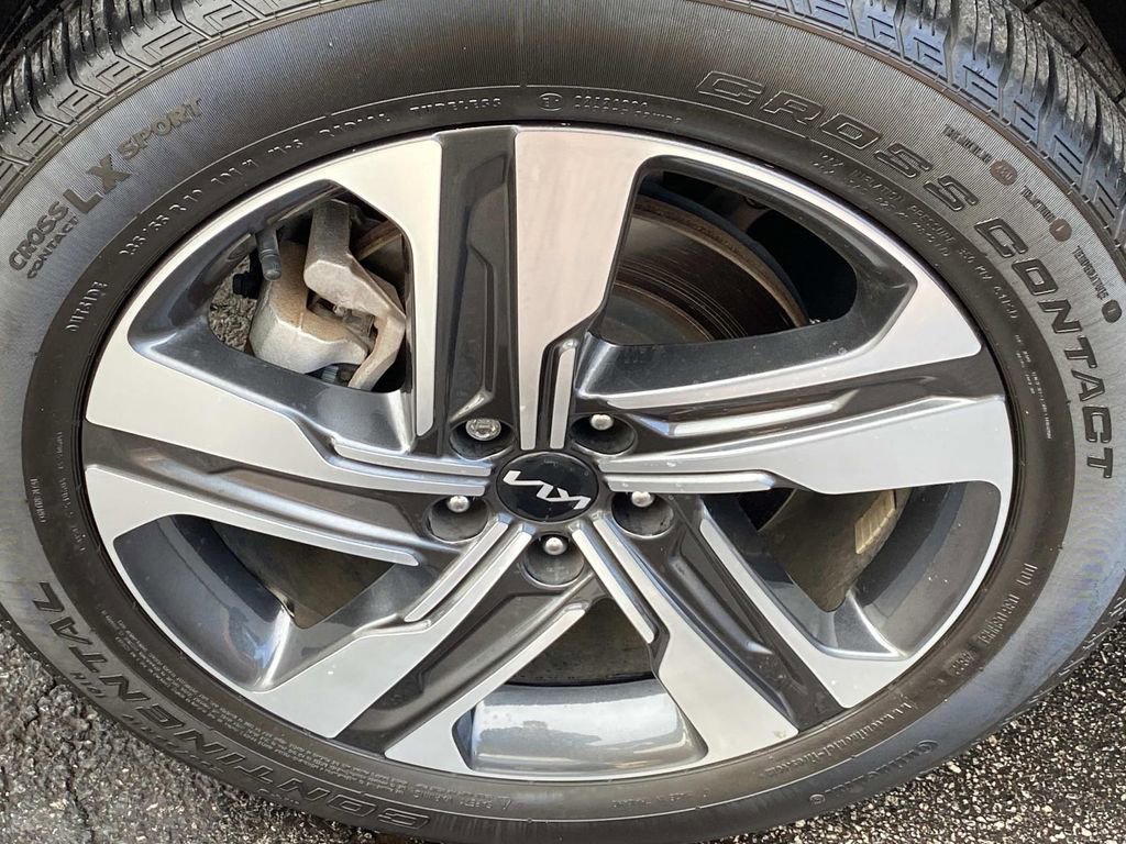 Used 2023 Kia Sorento EX image 29