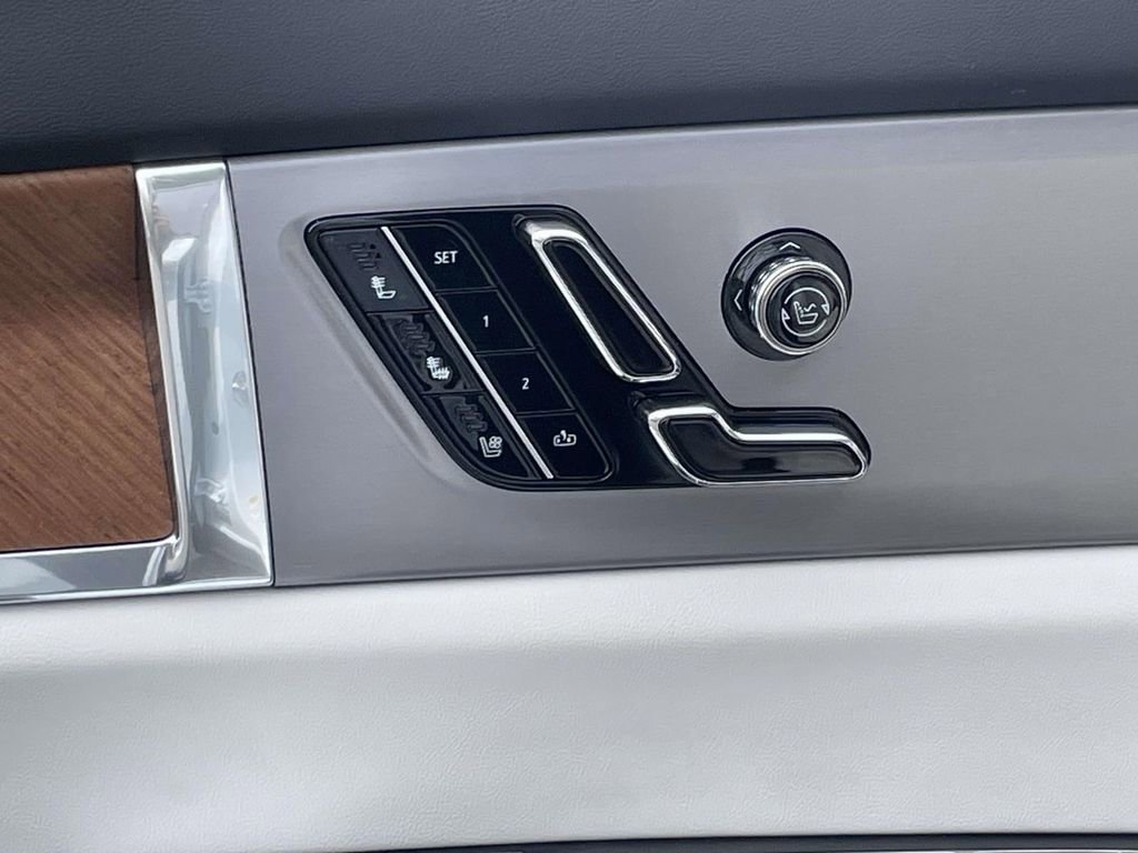 New 2026 Cadillac Vistiq Sport image 16