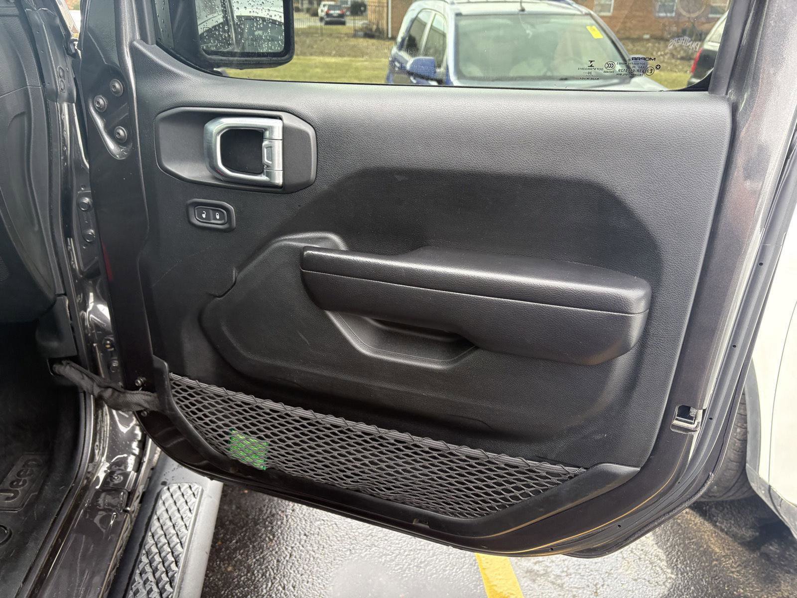 Used 2021 Jeep Gladiator Sport image 16