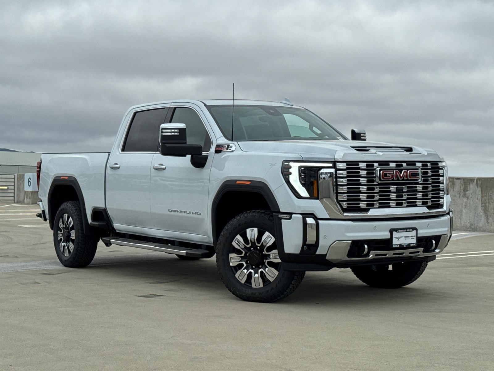 New 2026 GMC Sierra 2500 Denali w/ Denali Reserve Package AWD/4WD image 2