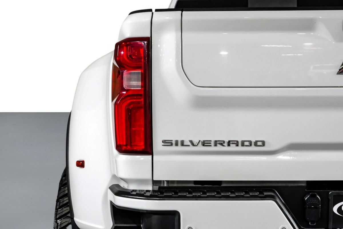 Used 2023 Chevrolet Silverado 3500 LTZ w/ LTZ Convenience Package AWD/4WD image 43