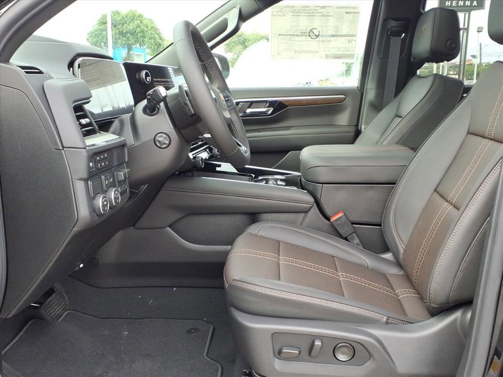 New 2026 Chevrolet Suburban High Country RWD image 25