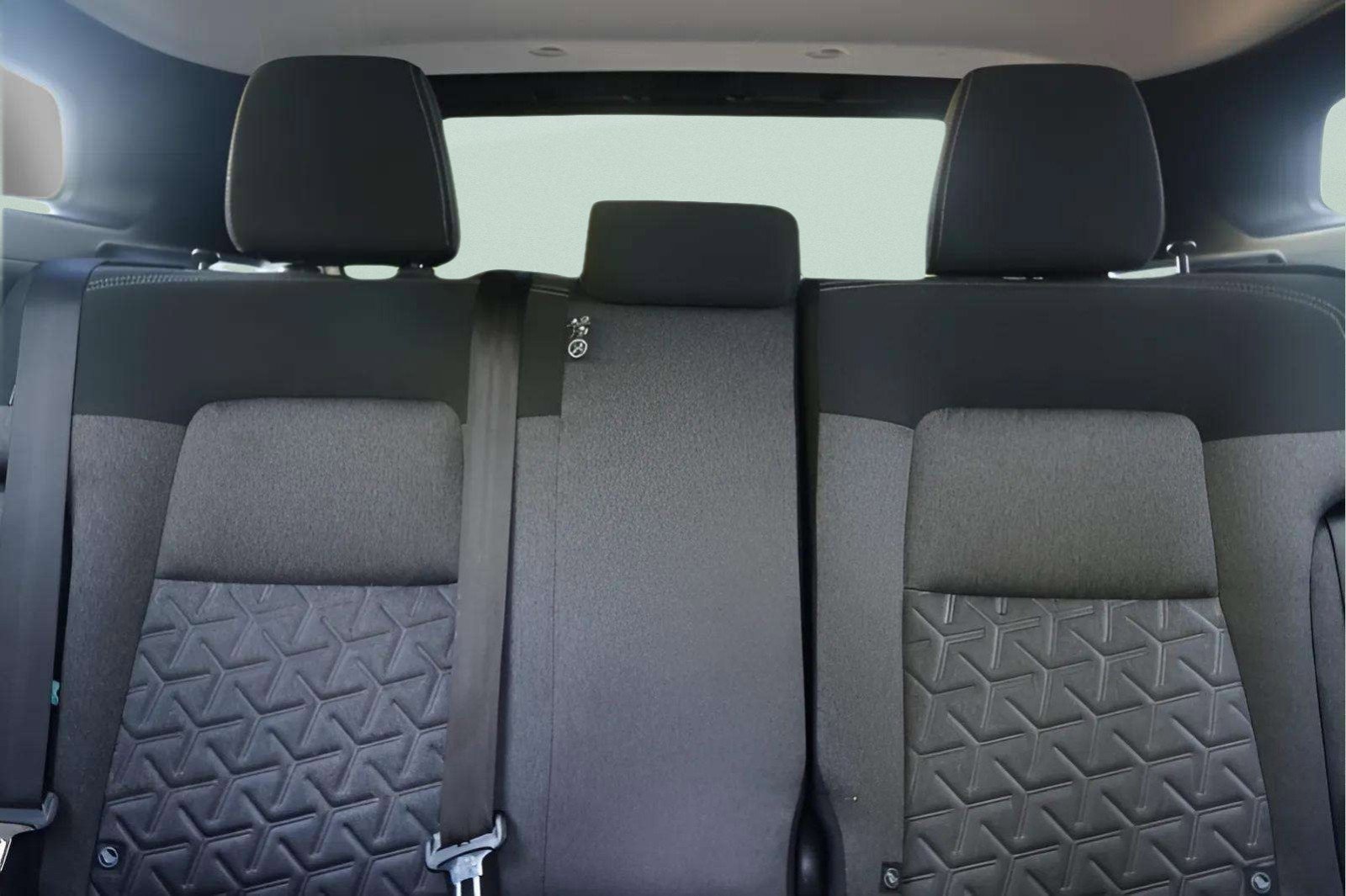 Used 2025 Nissan Kicks SV image 36