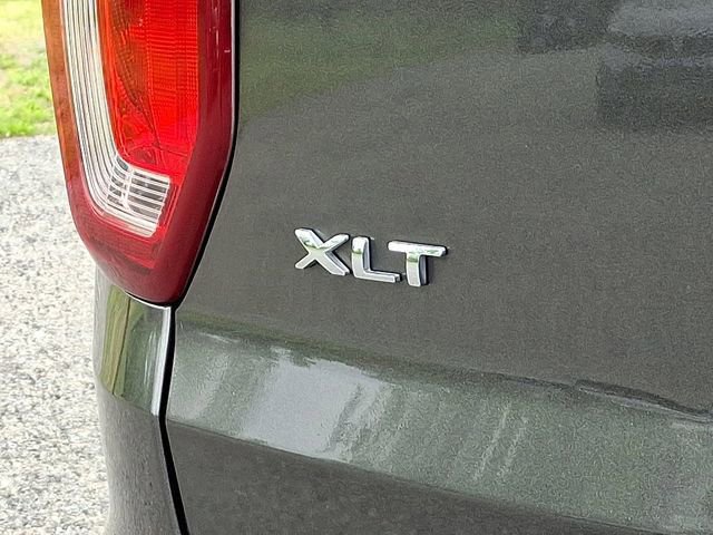 Used 2017 Ford Explorer XLT w/ Equipment Group 202A AWD/4WD image 32