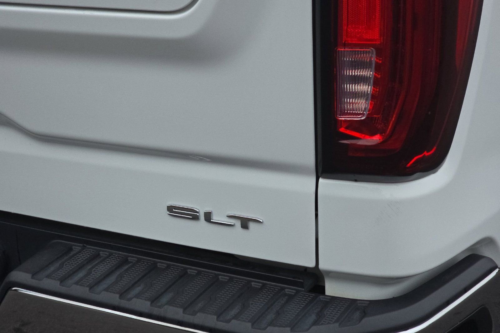 Used 2024 GMC Sierra 1500 SLT image 38