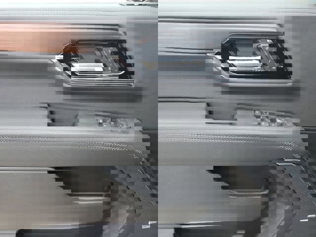 New 2026 GMC Yukon XL Denali w/ Sun & Power Step Package image 17