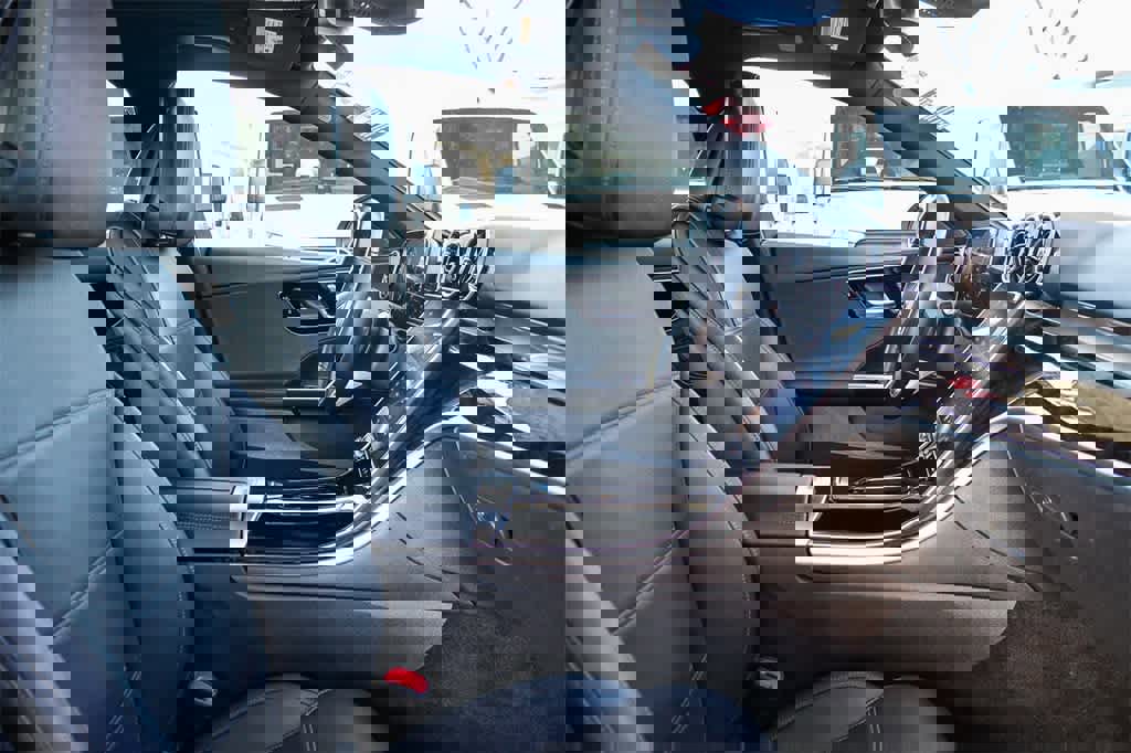 Used 2023 Mercedes-Benz C 300 Sedan image 14