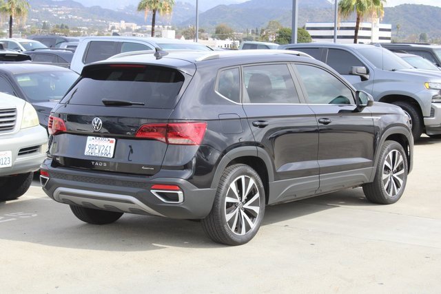 Used 2023 Volkswagen Taos SE w/ Panoramic Sunroof Package image 21