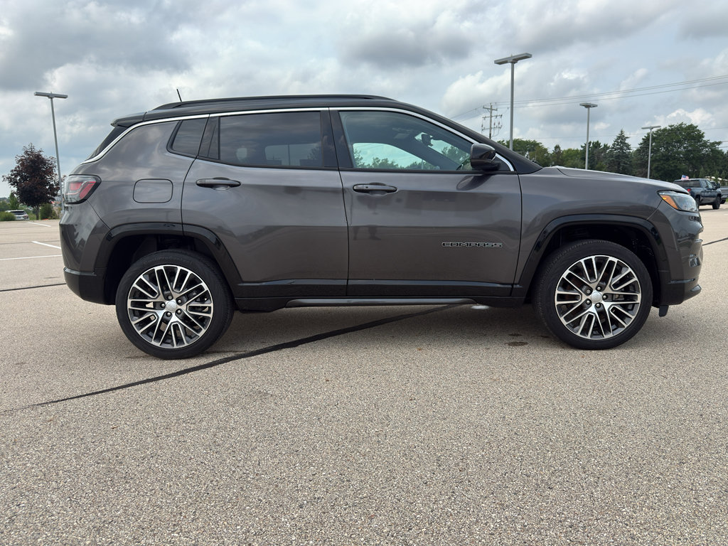 Used 2023 Jeep Compass Limited w/ Elite Group AWD/4WD image 5