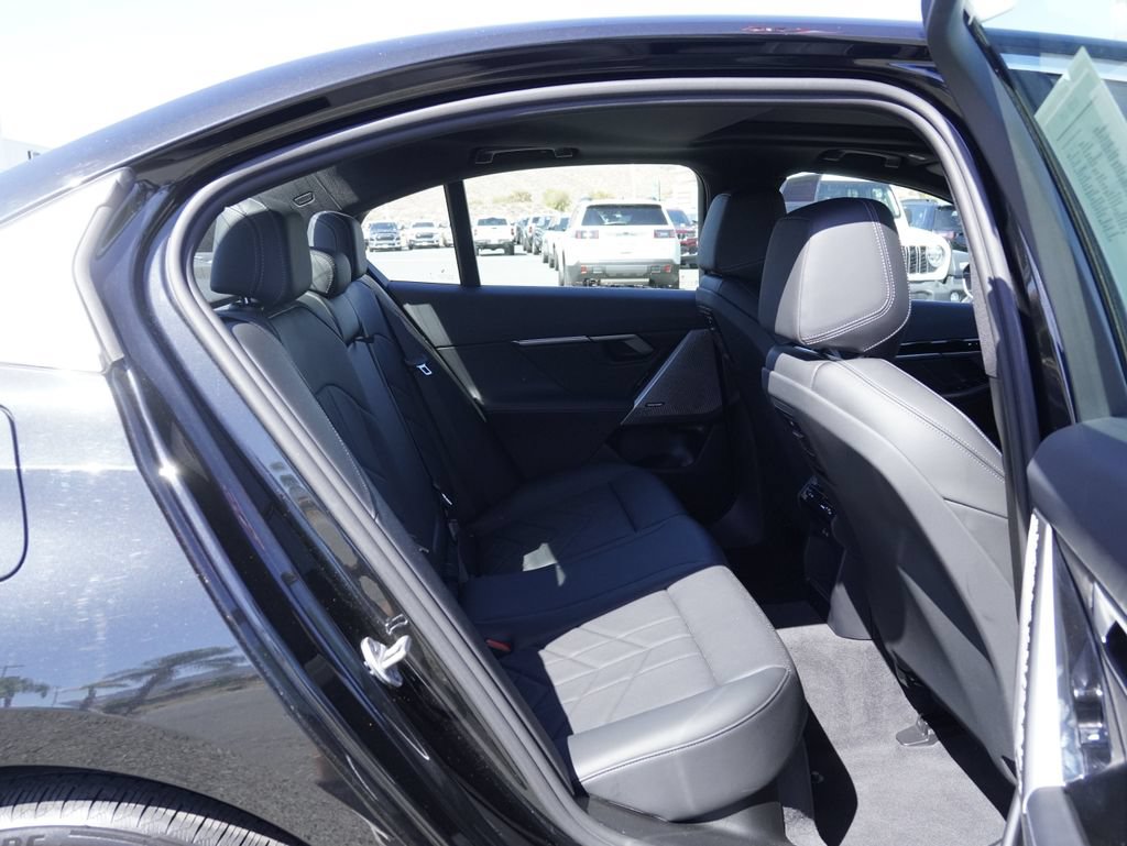 Used 2026 BMW 530i w/ Premium Package RWD image 27
