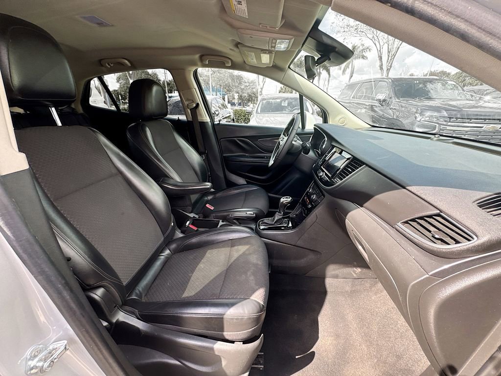 Used 2021 Buick Encore Preferred image 25