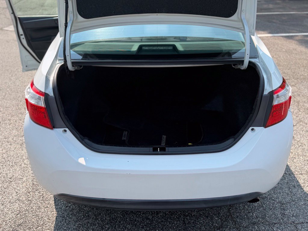 Used 2015 Toyota Corolla L FWD image 9