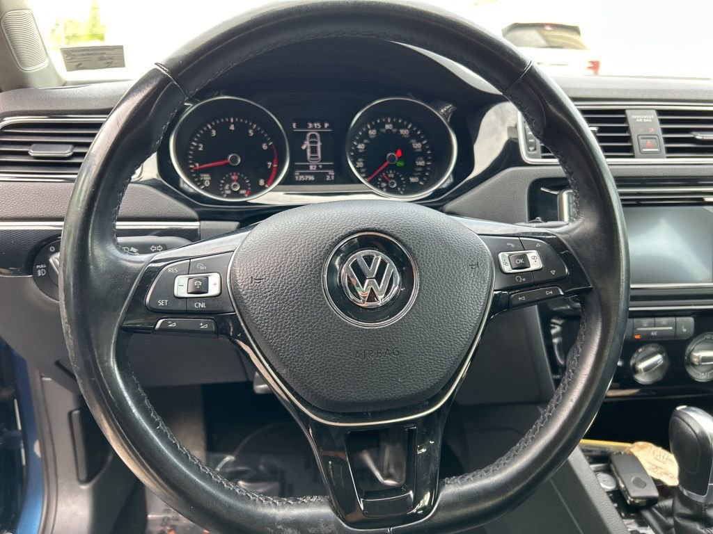 Used 2016 Volkswagen Jetta SEL FWD image 11