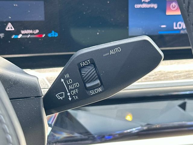 Used 2024 BMW 760i xDrive w/ Premium Package 2 image 10