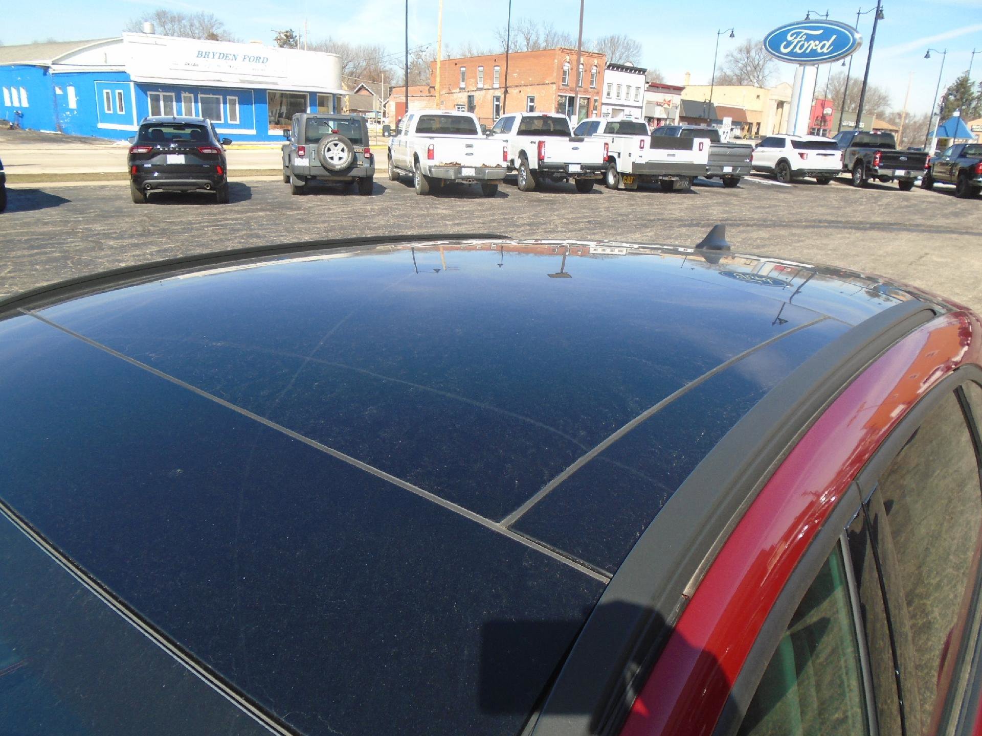 Used 2024 Ford Escape ST-Line Elite w/ Premium Technology Package image 9