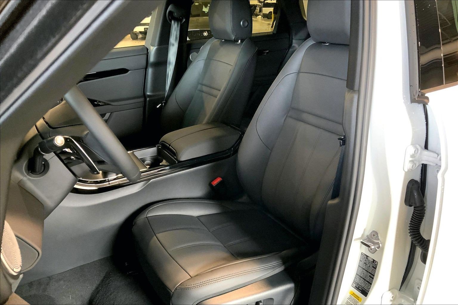 New 2026 Land Rover Range Rover Evoque Dynamic SE image 9