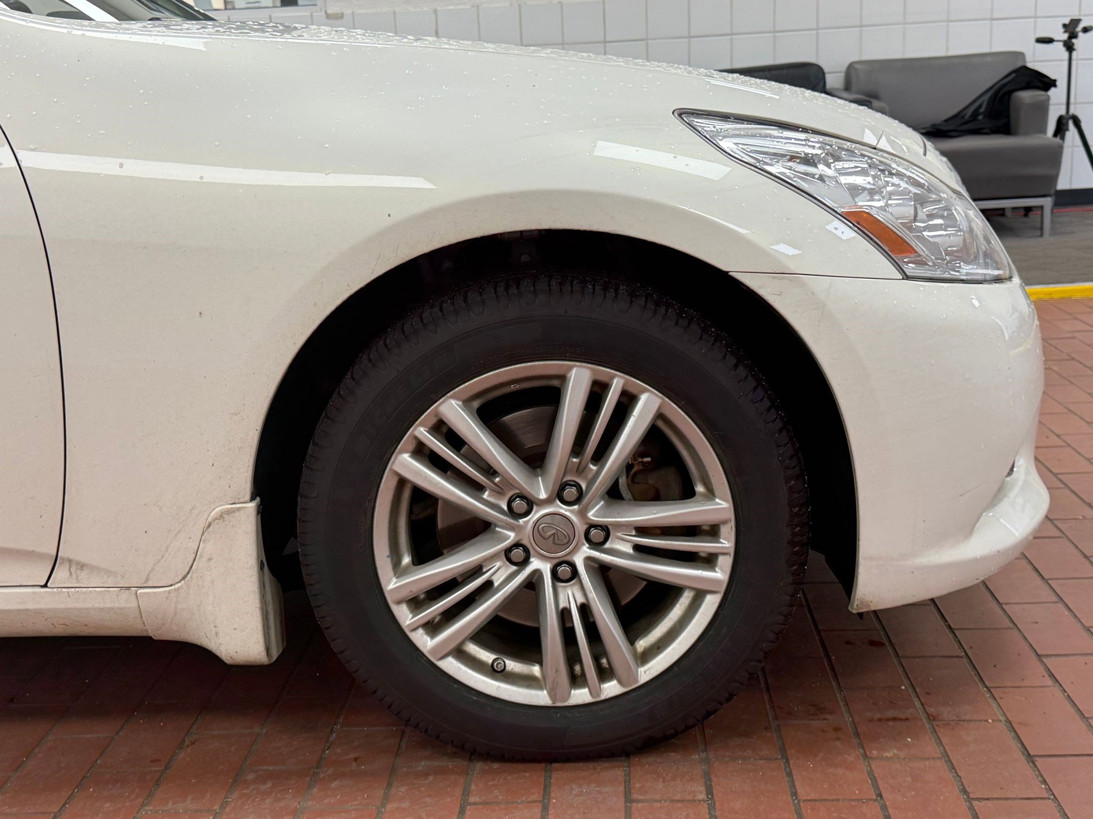 Used 2013 INFINITI G37 x w/ Premium Pkg image 11