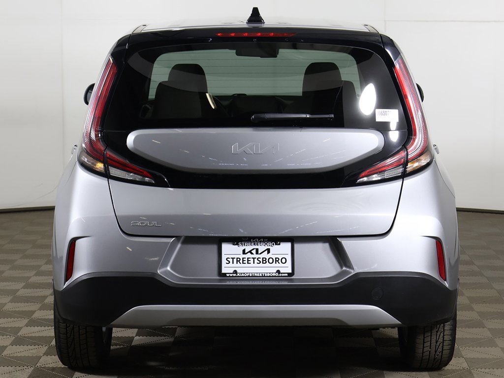 Used 2023 Kia Soul LX w/ LX Technology Package image 11