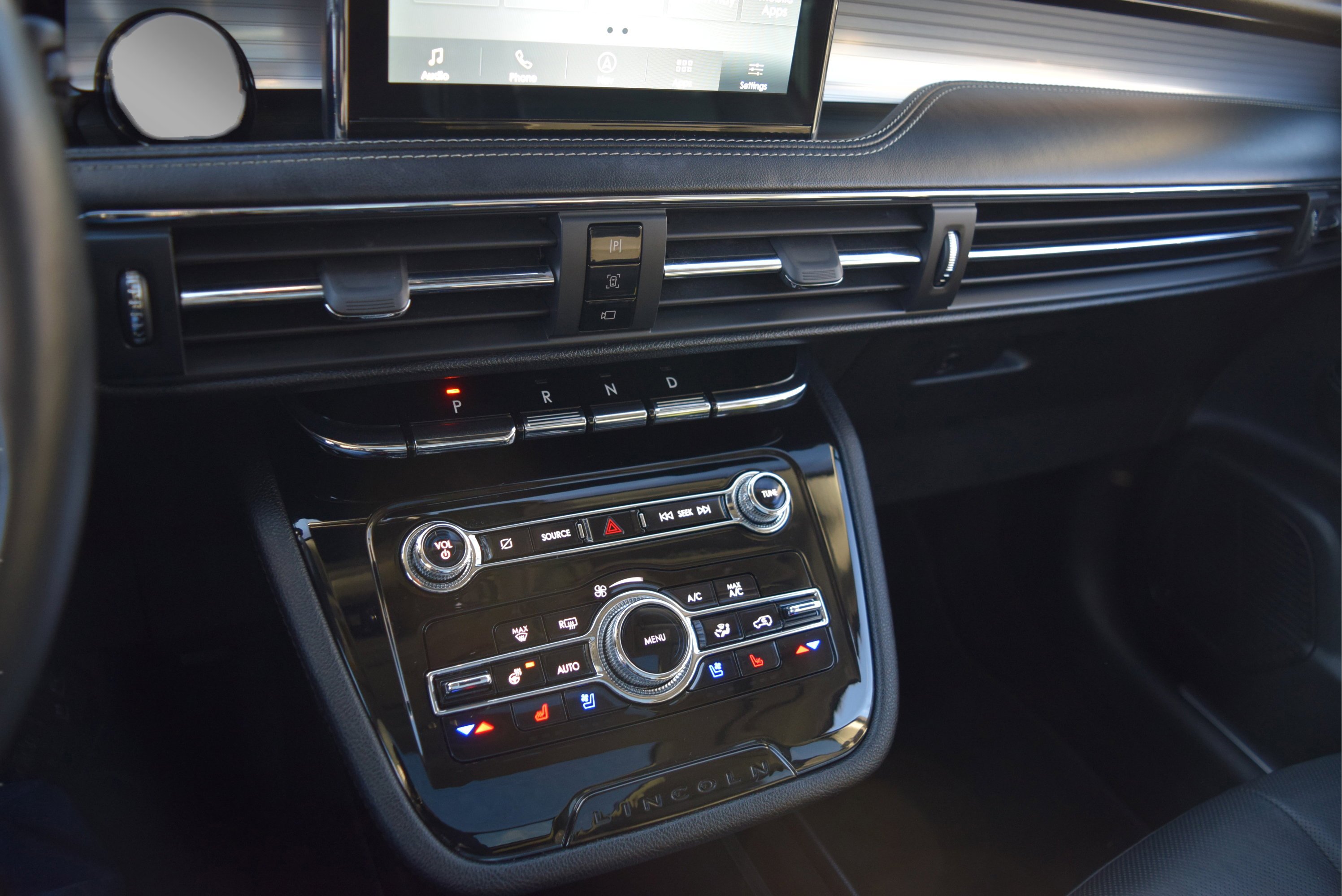 Used 2022 Lincoln Corsair AWD w/ Premium Package image 15