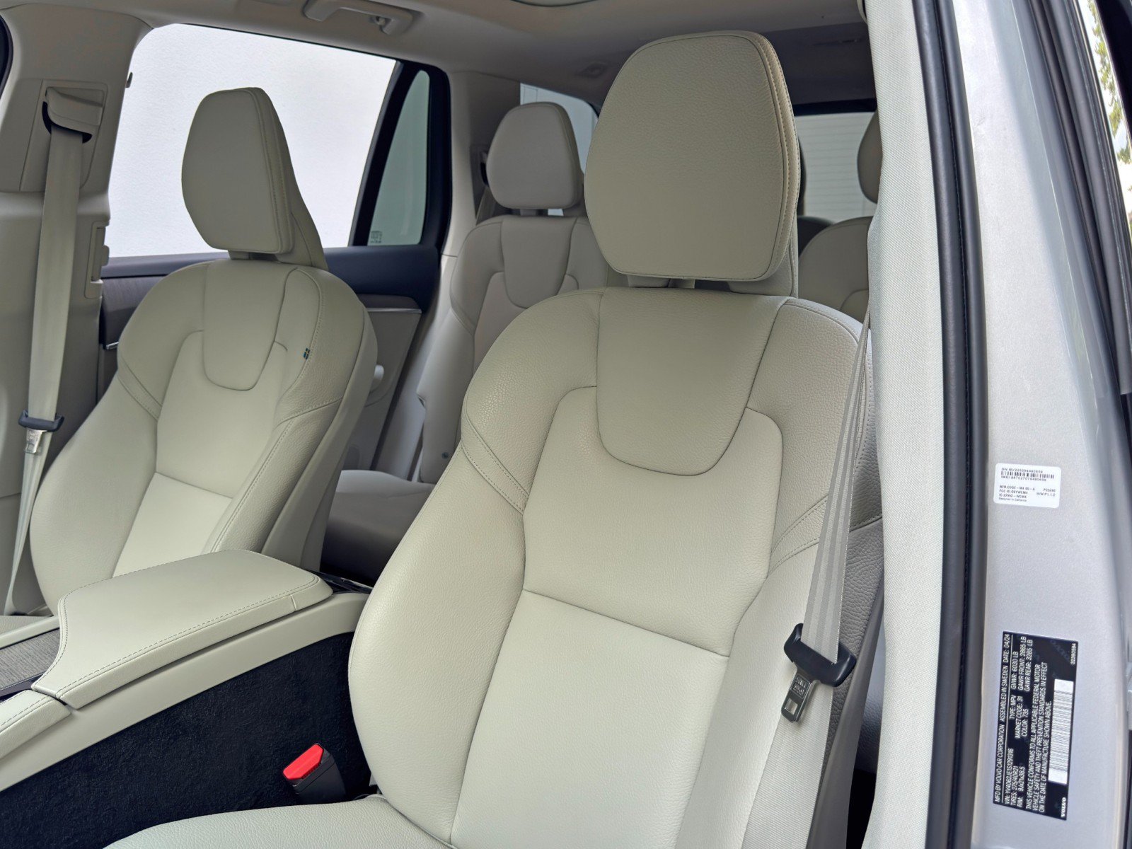 Used 2025 Volvo XC90 B6 Plus AWD/4WD image 40