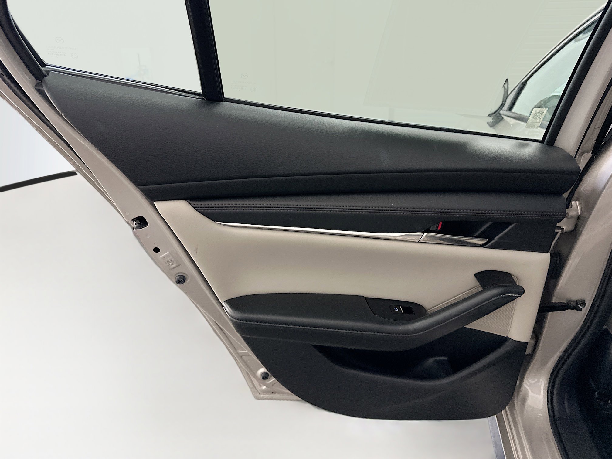 Used 2025 MAZDA MAZDA3 s image 28