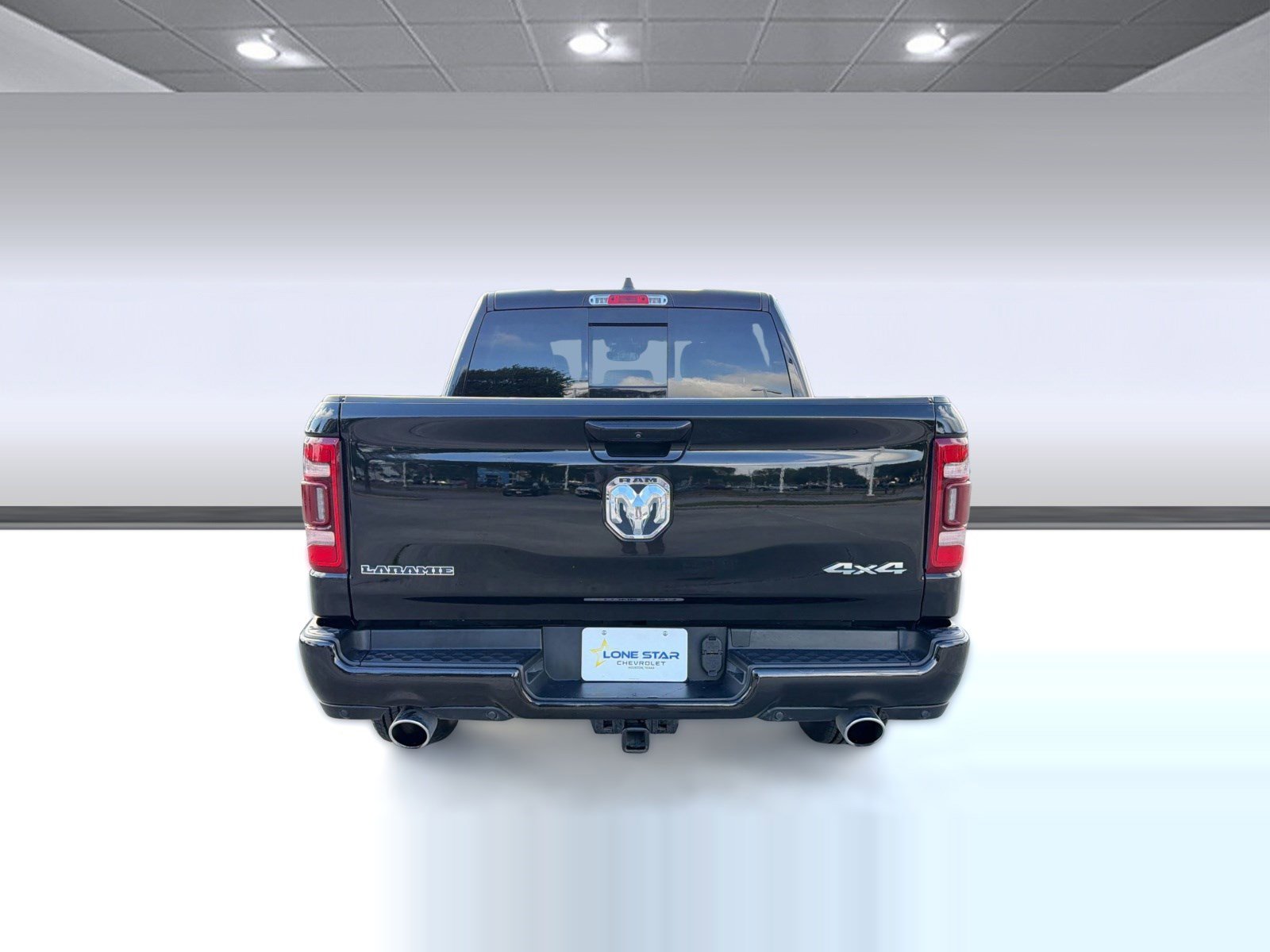 Used 2024 RAM 1500 Laramie AWD/4WD image 9