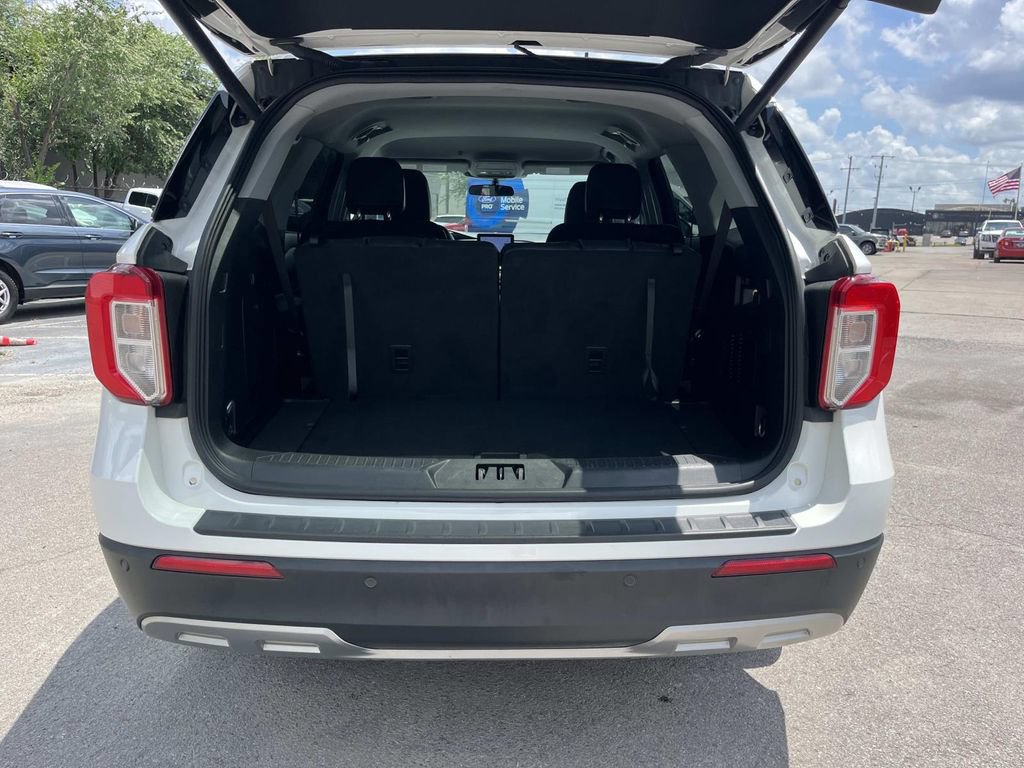 Certified 2024 Ford Explorer XLT w/ Equipment Group 202A AWD/4WD image 15