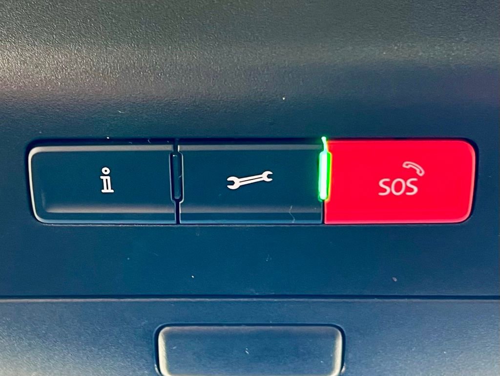 Used 2022 Volkswagen Atlas Cross Sport SE image 29