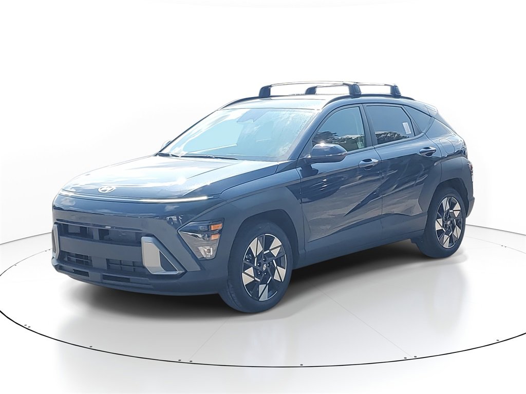 Used 2025 Hyundai Kona SEL image 2