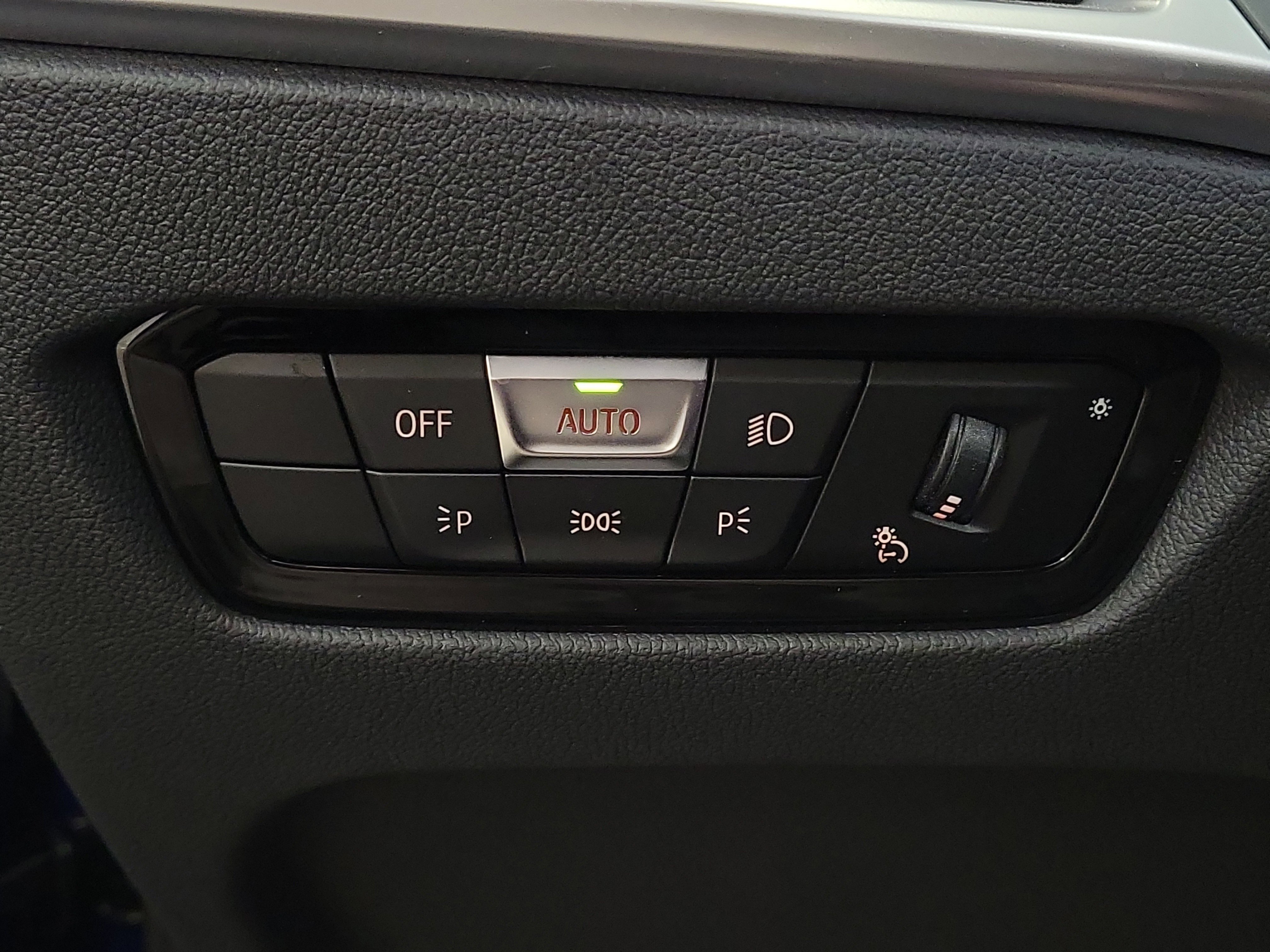 Used 2025 BMW M440i Convertible image 29