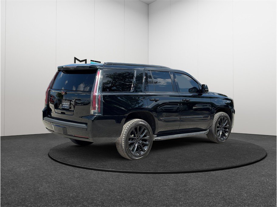 Used 2019 Cadillac Escalade Luxury w/ Escalade Sport Edition AWD/4WD image 9