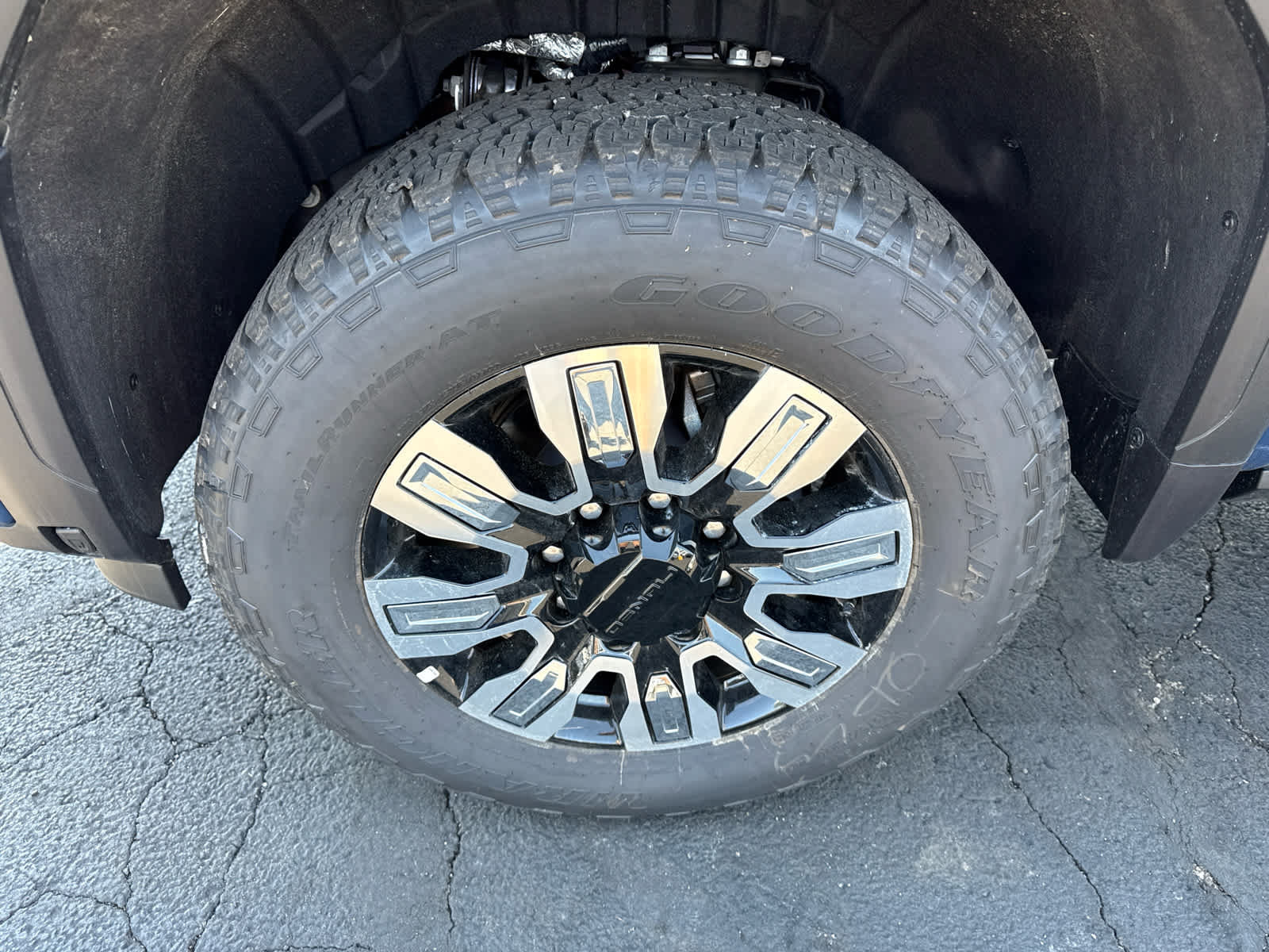 New 2026 GMC Sierra 3500 Denali w/ Denali Reserve Package AWD/4WD image 9