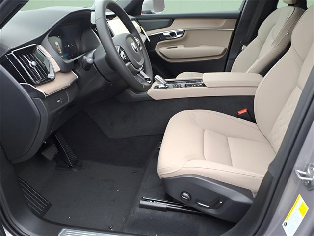New 2026 Volvo XC90 B6 Plus w/ Protection Package Premier image 10