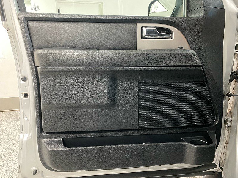 Used 2017 Ford Expedition XLT image 18