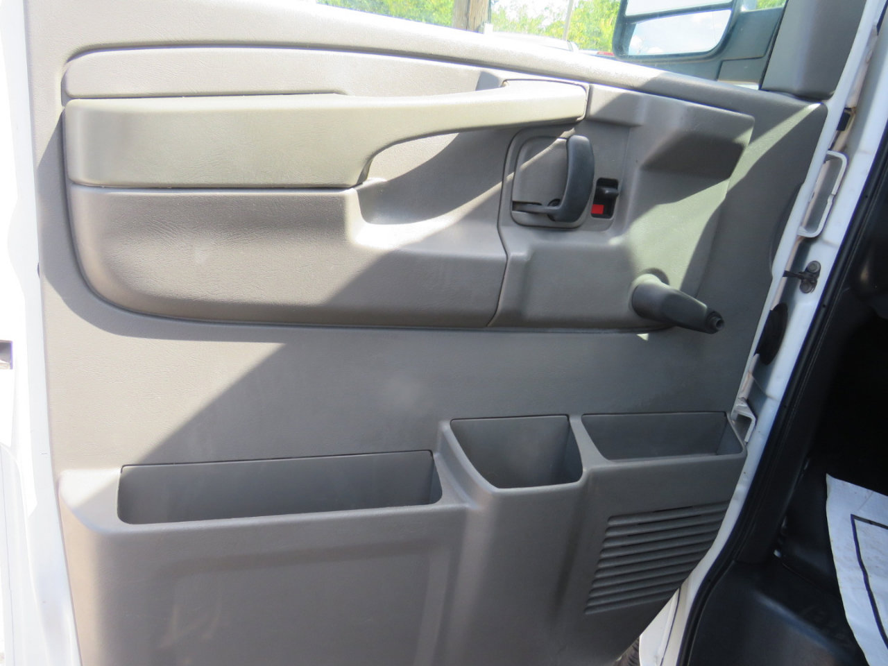 Used 2009 Chevrolet Express 2500 Extended image 22