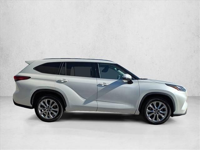 Used 2020 Toyota Highlander Limited image 4
