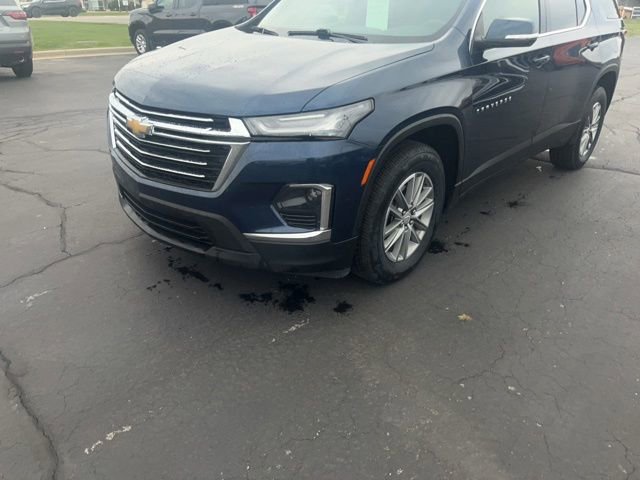 Used 2023 Chevrolet Traverse LT FWD image 2