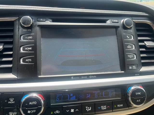 Used 2018 Toyota Highlander XLE AWD/4WD image 22