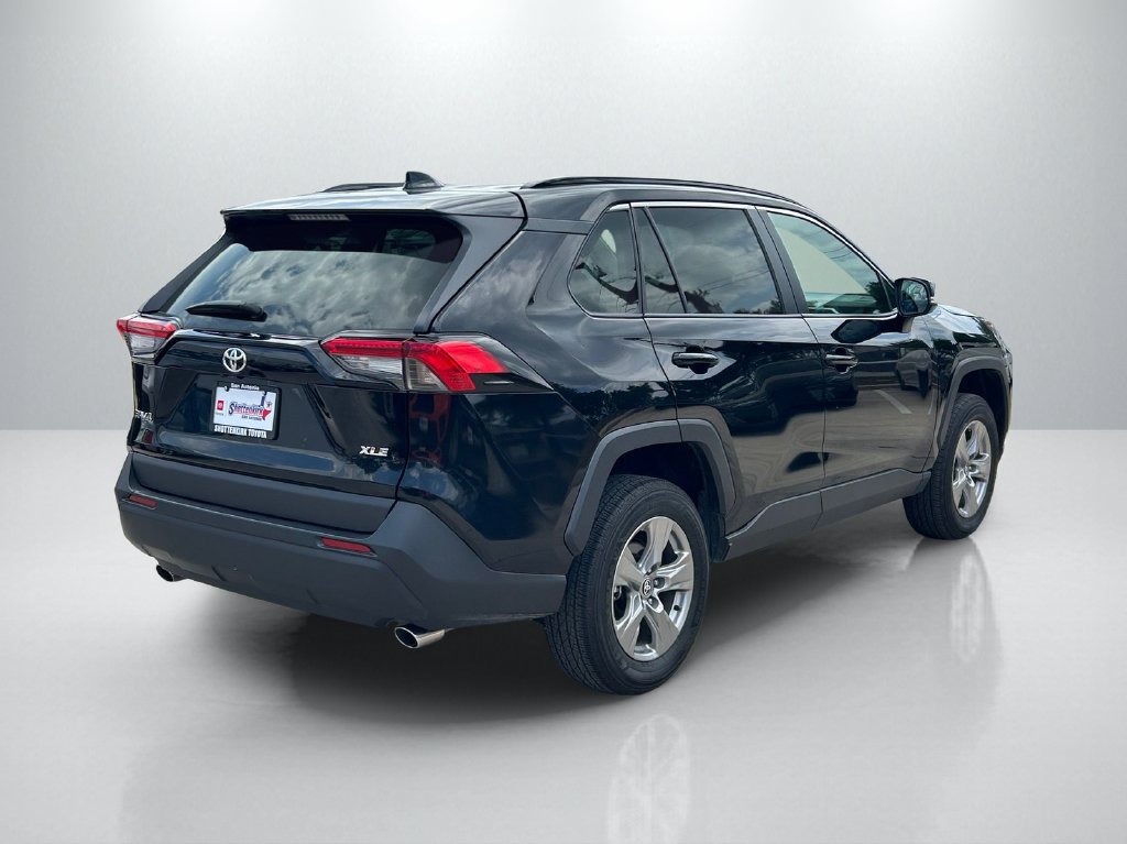 Certified 2025 Toyota RAV4 XLE FWD image 5
