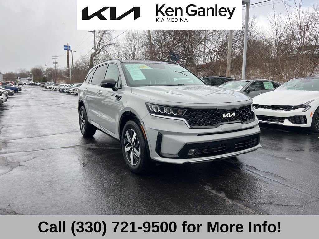 Certified 2022 Kia Sorento EX w/ Panoramic Sunroof Package image 6