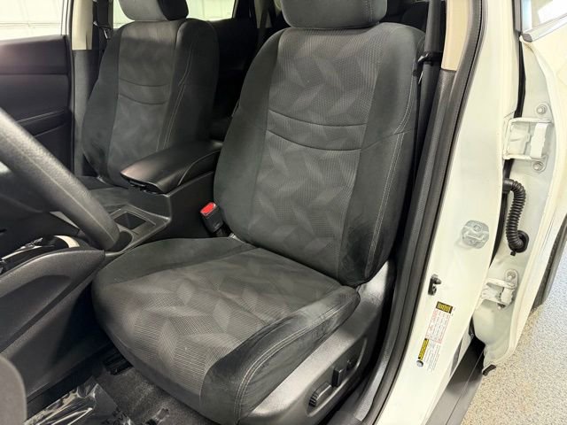 Used 2016 Nissan Rogue SV AWD/4WD image 19